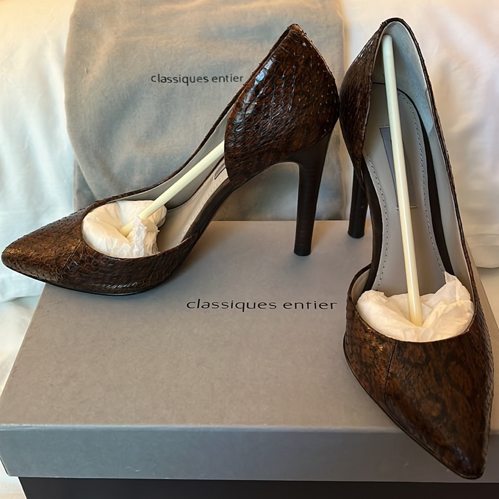 Classiques Entier snakeskin D’Orsay pump in dark brown size 7M
